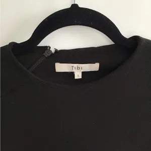 Tibi Black Crew‎ Neck Long Sleeve Blouse Back 1/4 Zipper Size 2 thumbnail 2