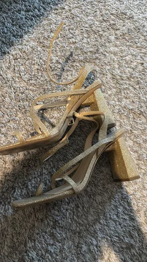 Jessica Simpson Gold Heels Glitter  thumbnail 3