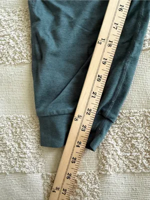 Vuori‎ Performance Joggers thumbnail 2