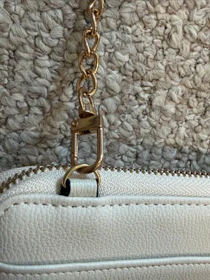 Women’s Cream Crossbody Wallet with Chain Strap thumbnail 5
