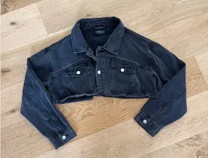 White Fox Boutique - Love You Again Cropped Denim Jacket in Faded Black / Gray thumbnail 1