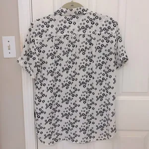 LOFT Women’s Short Sleeve Collared Floral Print Button Down in Black and White thumbnail 5