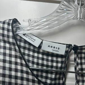 Akris Punto Womens Black White Gingham Peplum Sleeveless Top 12 Saks Exclusive thumbnail 2