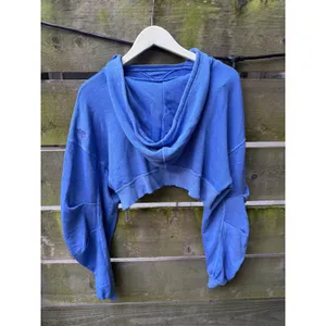 Free‎ People Movement Catch Up Cropped Hoodie Blue Barrel Sleeve Sweater thumbnail 4