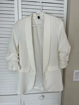 White Blazer thumbnail 1