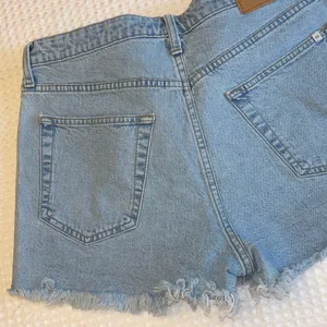 Lucky Brand 12/31 Pins Blue Denim Cut Off Jean Shorts Embroidered Purple Flower thumbnail 8