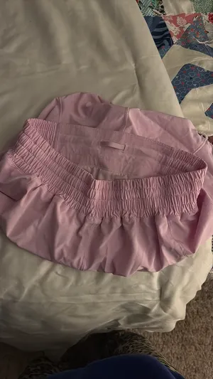 Lululemon 2.5" Shorts Hotty Hot thumbnail 3