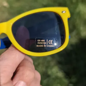 Cupcake Wine Vineyards Yellow & Blue Choose Joy Branded 400 UV Sunglasses - NWOT thumbnail 4