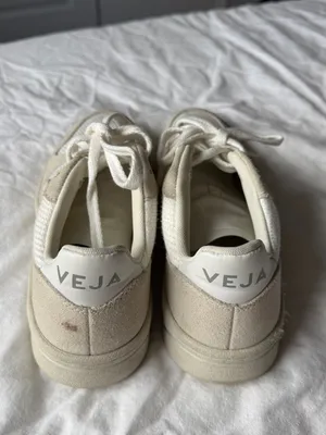 Veja Women's V-10 Sneakers in White and Cream thumbnail 4