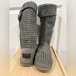 UGG Australia Gray Knit Tall Boots Women’s Size 7 Cozy Winter Shearling thumbnail 7