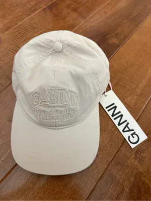 GANNI Patch Cap Hat in Egret NWT thumbnail 3