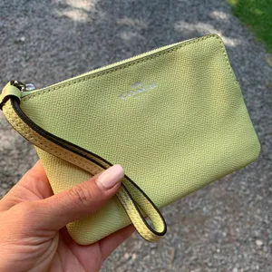 Authentic COACH Coated leather zip top wallet /wristlet thumbnail 2
