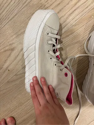 High top Converse Sneakers thumbnail 2