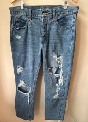Old Navy Slouchy Straight Distressed Jeans Size 12 thumbnail 1