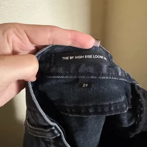 Aritzia‎ Denim Forum The BF High Rise Loose Jeans Size 29 in Black Washed thumbnail 8