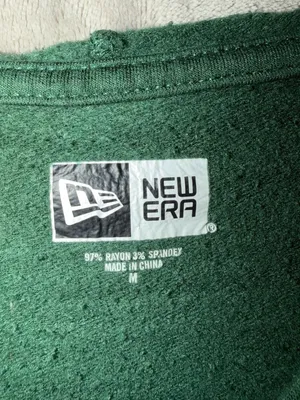 New Era Milwaukee Bucks Women's Green Established Pullover Hoodie Sweatshirt thumbnail 5