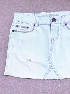 American Eagle Outfitters Light Blue Distressed Denim Mini Skirt Sz 0 thumbnail 2