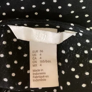 H&M Black White Polka Dot Ruffle V Neck Long Sleeve Peplum Blouse Top Size 4 thumbnail 5