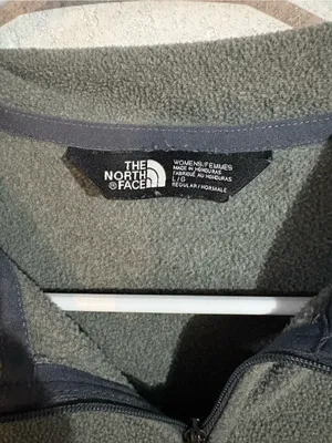 The North Face 1/4 Zip Fleece Pullover | Size: Large thumbnail 3