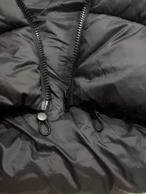Cropped Black Puffer Vest Amazon thumbnail 3