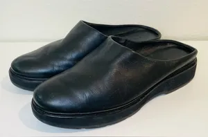 Vince Women’s Graham Slip on Mules Leather Black Clog Size 9 thumbnail 1