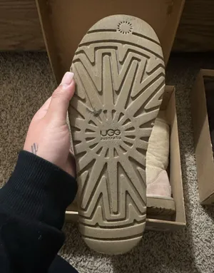 UGG Classic Short Boots thumbnail 5