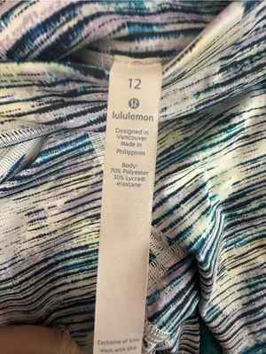 593. Lululemon 2pc set bundle capris and top thumbnail 5