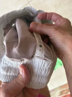 Hotty Hot Lululemon 4" thumbnail 3