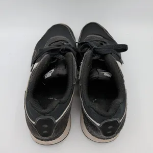 Nike Venture‎ Runner Womens 9.5 Black White Suede Mesh Sneakers CK2948-001 thumbnail 6