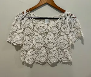 Off white cream colored lace top thumbnail 1