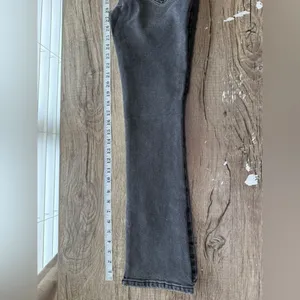 Free People We The Free Jeans Sz 25 Black‎ Faded Low Maintenance Mid Rise Crop Boot Cut Boho thumbnail 7