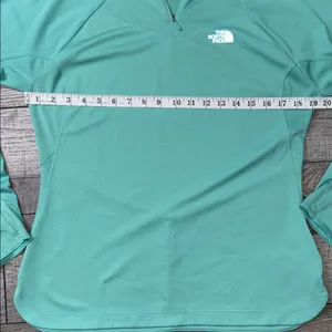 The North Face Aqua Breathable Quarter Zip Hundred Pullover thumbnail 5