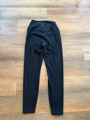 Old Navy Black High-Rise Women's Leggings thumbnail 2