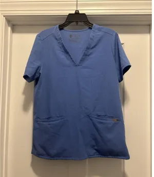 Figs Casma Scrub Top Women’s Size Medium Blue Two Pockets V-Neck Shirt Health thumbnail 1