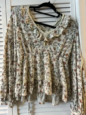 American Rag Women’s long sleeve shirt thumbnail 1