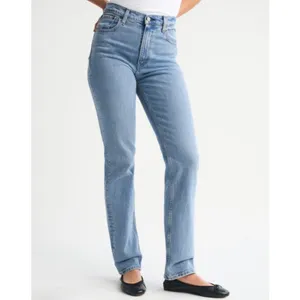 Abercrombie 90s Slim Straight Ultra High Rise Jeans NWT thumbnail 4