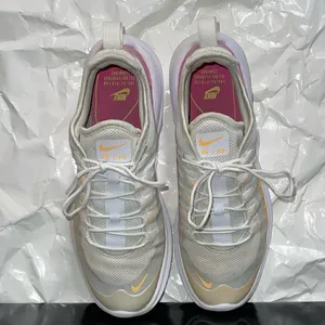 Nike Air Max Axis White / Pink Women's Running Shoes Size 8.5M thumbnail 6