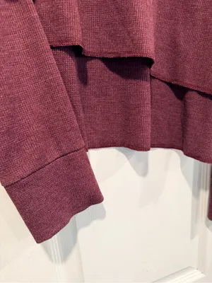American Eagle Size M Burgundy Cowl Neck Hi Low Hem Long Sleeve Waffle Knit Top thumbnail 2