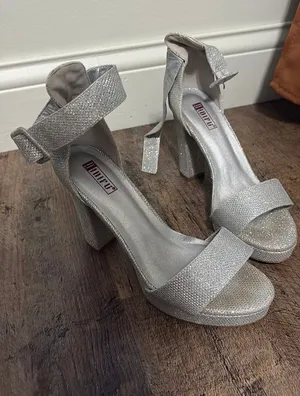 Silver high heels Size 7.5 thumbnail 1