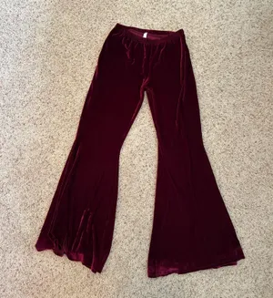Velvet Bell Bottoms Boutique thumbnail 3