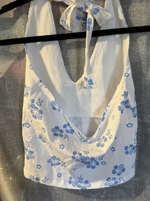 Hollister White V-Neck Cropped Camisole with Blue Floral Print thumbnail 3