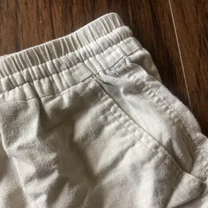 Old Navy Linen Shorts thumbnail 3