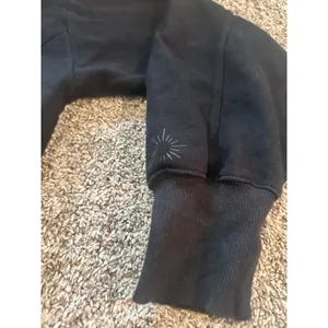 OFFLINE by Aerie Throwback Cropped Hoodie Black Cotton Blend‎ Sweatshirt Medium thumbnail 3