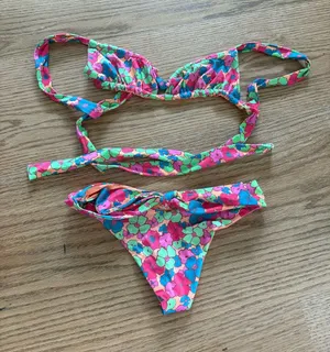 Frankie's Bikinis Peach Floral Trim Bikini Top thumbnail 1