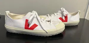 VEJA Sneakers thumbnail 2