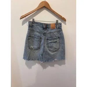 Free People WE THE FREE Denim Distressed Frayed Hem‎ Mini Skirt Size 25 Blue thumbnail 2