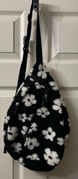 No Boundaries | Bags | Black And White Flower Design Cross Body Bag thumbnail 1