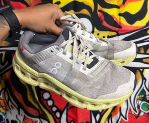 On Running shoe Gray Size 8.5 thumbnail 1