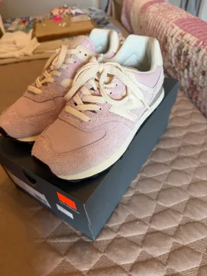 New Balance 574 Women’s thumbnail 1