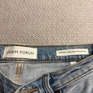 Denim Forum The Arlo High Rise Straight Jeans Distressed Size 28L EUC thumbnail 3